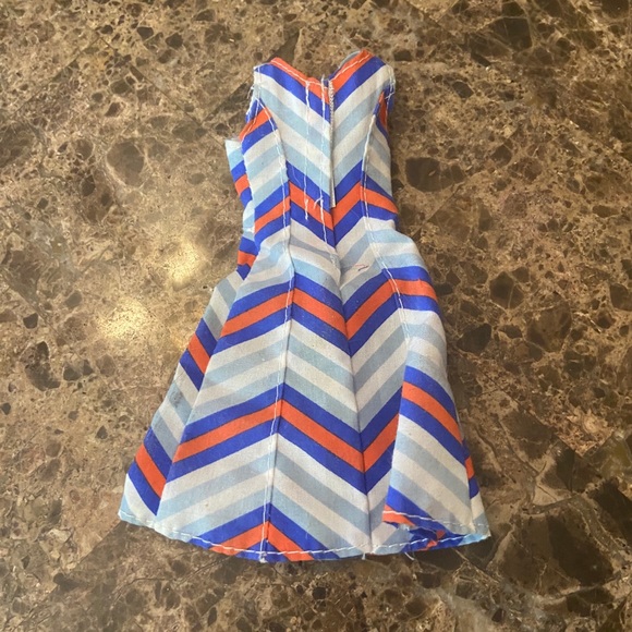 7 Short Barbie Dresses - Picture 15 of 15